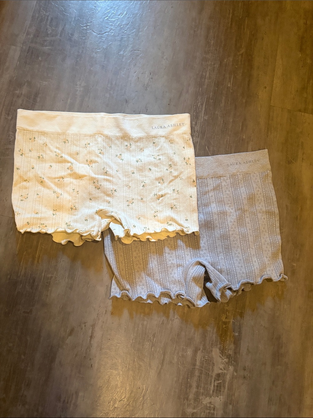 Laura Ashley Cream Floral & Light Gray Ribbed Lounge Shorts Set
